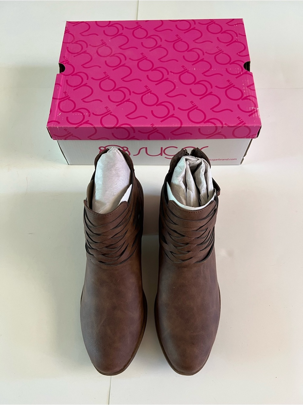 New in Box Sugar Size 9 Rhett Brown Ankle Boots Booties Shoes Low Heel - Picture 4 of 8